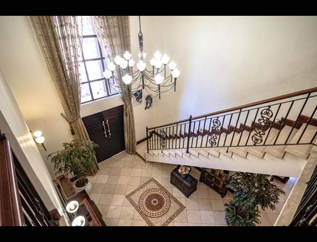 5 BEDROOM HOUSE FOR SALE IN MIDSTREAM ESTATE